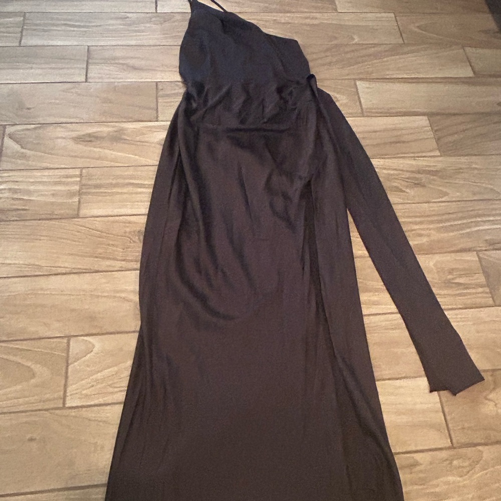 Lulu's Black One-Shoulder Long Sleeve Sheath Dress